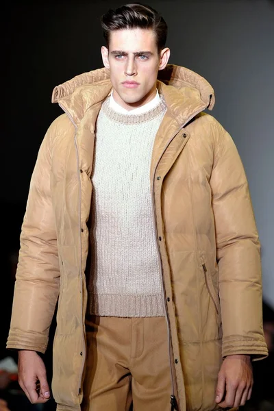 Look 27